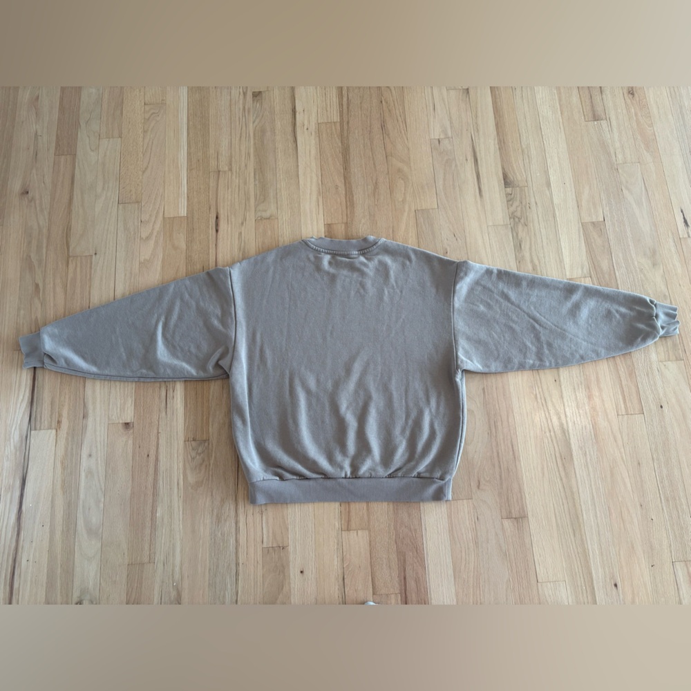 ALO Yoga Gravel Accolade Crew Neck Pullover - Picture 12 of 14